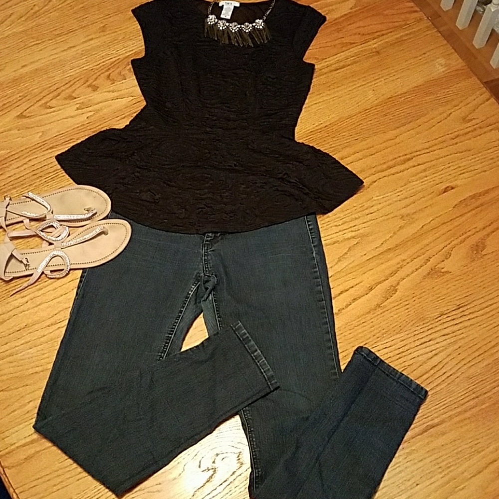 D. Jeans dark stretchy skinny jeans